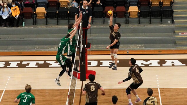 La crème du volleyball universitaire masculin à l’Université du Manitoba ce week-end