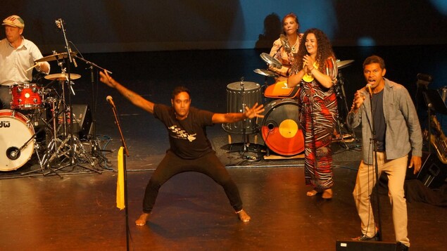 Le groupe australien d'origine autochtone Black Arm Band