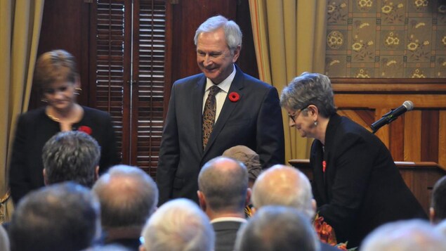 Blaine Higgs lors de l'assermentation de son Conseil des ministres, à Fredericton. Blaine Higgs lors de l'assermentation de son Conseil des ministres, à Fredericton.