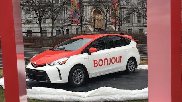 Un prototype de nouvelle voiture de taxi montréalaise.