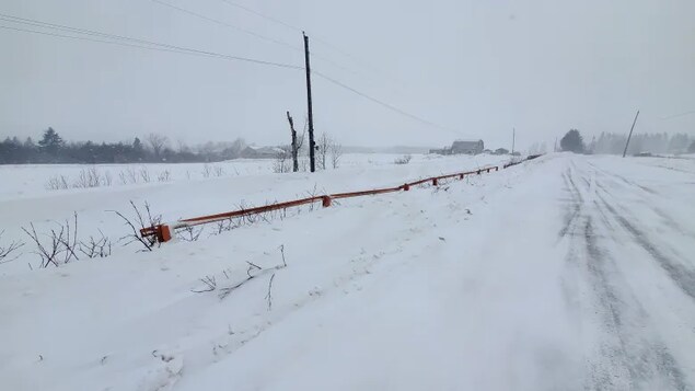 Attempting to walk across the Canada-U.S. border can be especially dangerous in the winter, authorities warn. This file photo shows the area where New Brunswick borders Union Corners, Me. (Shane Fowler/CBC)