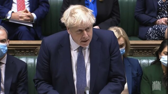 Mea culpa de Boris Johnson, sur la sellette pour une fête en plein confinement