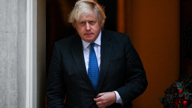 Un « garden party » en plein confinement replonge Boris Johnson dans la tourmente