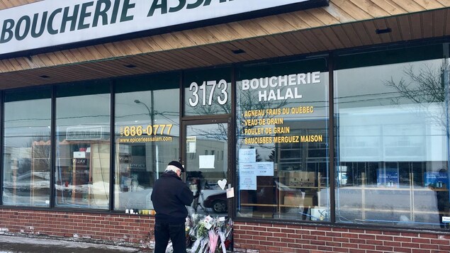 Azzedine Soufiane, le propriétaire de la boucherie Assalam, a été tué dans l'attentat de la grande mosquée de Québec. Azzedine Soufiane, le propriétaire de la boucherie Assalam, a été tué dans l'attentat de la grande mosquée de Québec.