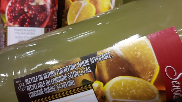 Des bouteilles de verre à remplissage unique consignées à 5 ¢ Des bouteilles de verre à remplissage unique consignées à 5 ¢