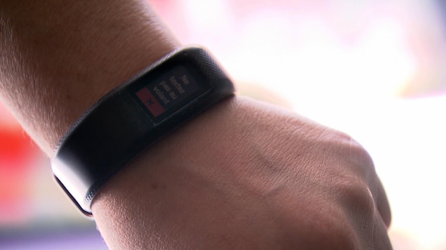 Une montre intelligente. Une montre intelligente.