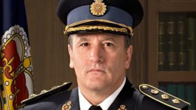 Le commissaire par intérim de la PPO, Brad Blair, en uniforme dans une photo officielle 