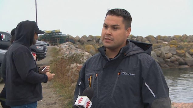 Brandon Maloney lors d'une entrevue avec CBC.