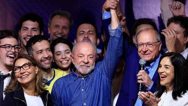 Image accompagnant « Brésil : Lula remporte la présidentielle, Bolsonaro veut l’annulation des élections ».