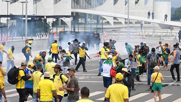 Lula ferme le centre-ville de Brasilia en raison des émeutes