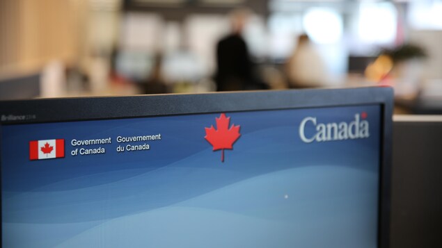 Un écran d’ordinateur avec le logo du gouvernement du Canada.