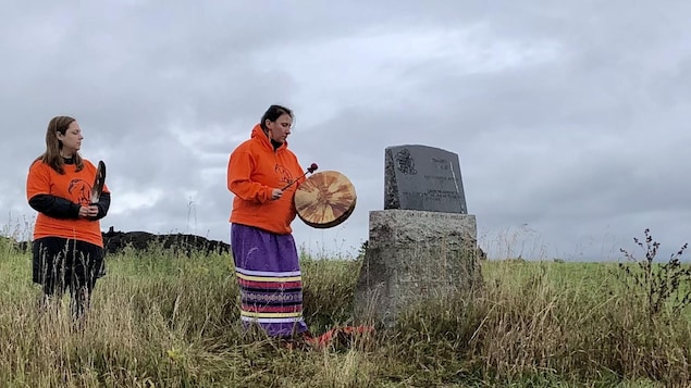 Les Wolastoqiyik se recueillent à Cacouna à la mémoire des enfants autochtones disparus