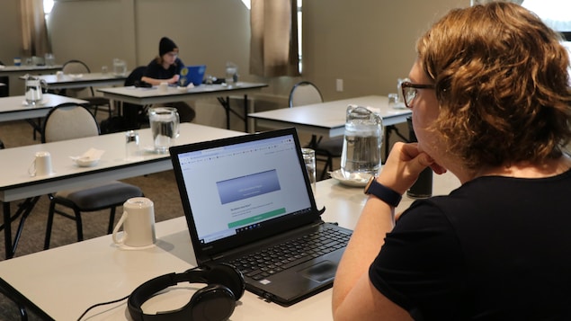 Un Cafe Etudiant Voit Le Jour Aux Iles Pour Dejouer Une Fin De Session Pandemique Coronavirus Radio Canada Ca