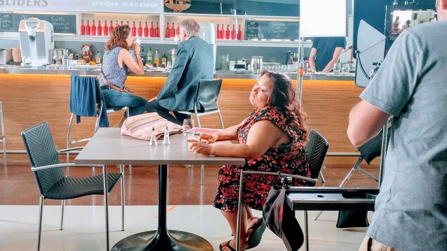 La comédienne Heather White qui joue le personnage de Caitlin dans la série « Mohawk Girls » La comédienne Heather White qui joue le personnage de Caitlin dans la série « Mohawk Girls »