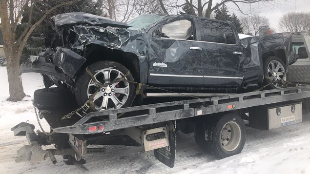 Un automobiliste perd le contrôle et plonge dans la rivière