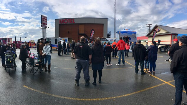 Plusieurs familles endeuillées ont pris part au rassemblement à Yamachiche. Plusieurs familles endeuillées ont pris part au rassemblement à Yamachiche.
