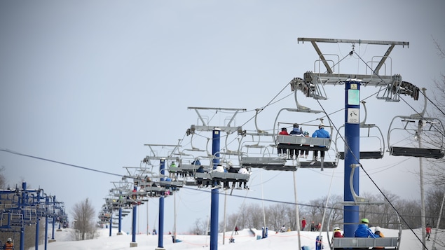 Les stations de ski de l’Outaouais attendent toujours la neige pour lancer leur saison