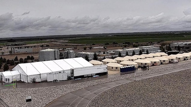 Un camp de tentes à Tornillo, au Texas, près de la frontière américaine avec le Mexique. Un camp de tentes à Tornillo, au Texas, près de la frontière américaine avec le Mexique.