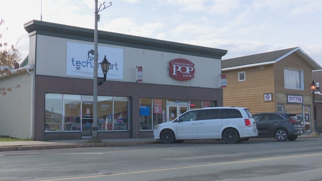 La façade du magasin.