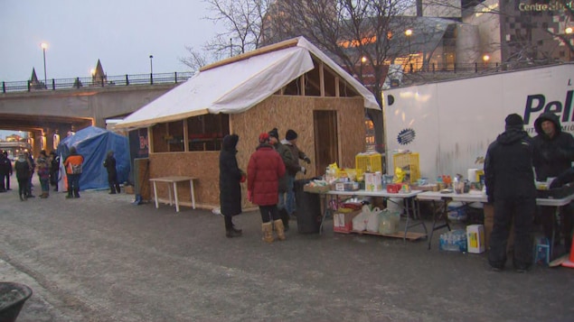 Manifestation à Ottawa : un camp de fortune s’organise au parc de la Confédération