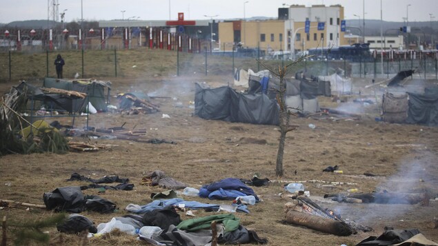 Bélarus : les migrants de la frontière évacués vers un centre d’accueil
