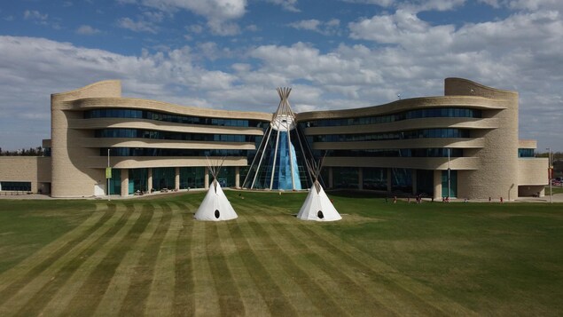 Le bâtiment principal de l'Université des Premières Nations.