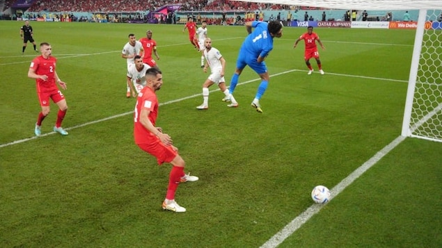 Alphonso Davies scores Canadian men's first-ever World Cup goal