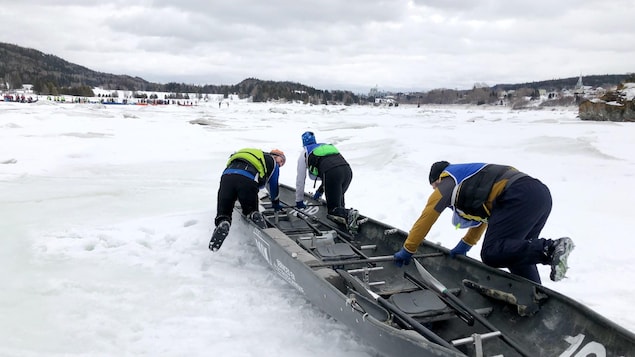 Grande fête du canot à glace au parc du Bic