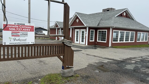 Un bâtiment à vendre.
