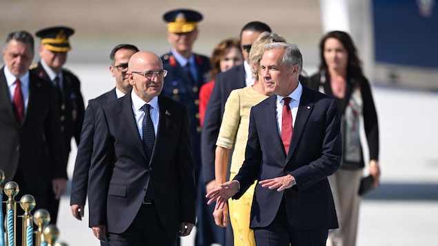 Mark Carney multiplie les rencontres en marge du sommet de l’OTAN