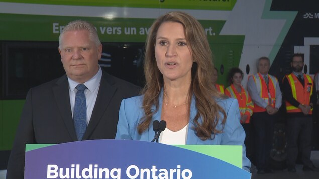 Pénurie d’enseignants francophones : un problème « mondial », dit Caroline Mulroney