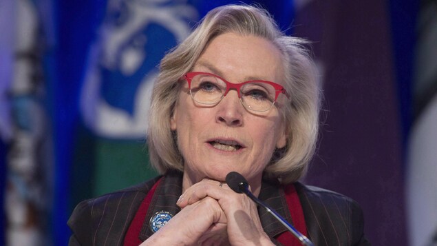 La ministre des Affaires autochtones et du Nord Carolyn Bennett La ministre des Affaires autochtones et du Nord Carolyn Bennett