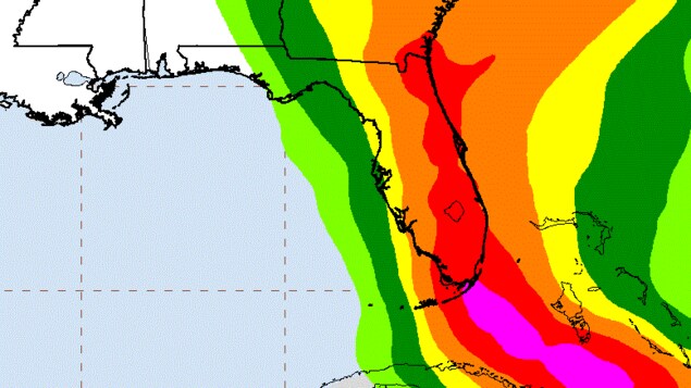 La zone violacée pourrait recevoir près de 40 cm de pluie. La côte est de la Floride recevra, selon ces projections, plus de 25 cm. La zone violacée pourrait recevoir près de 40 cm de pluie. La côte est de la Floride recevra, selon ces projections, plus de 25 cm.