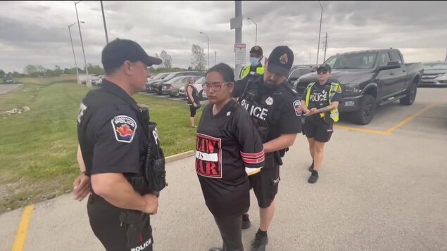 Retrait des accusations contre une avocate arrêtée à un rassemblement de Doug Ford