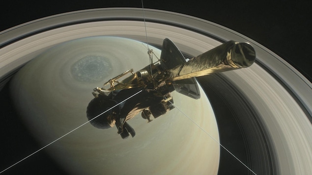 Illustration montrant la sonde Cassini au-dessus de l'hémisphère Nord de Saturne.