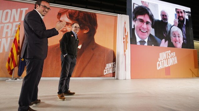 Carles Puigdemont, en vidéoconférence de Bruxelles, participe au lancement de la camapagne électorale en Catalogne. Carles Puigdemont, en vidéoconférence de Bruxelles, participe au lancement de la camapagne électorale en Catalogne.