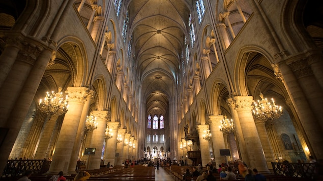  Vue de l'intérieur de la cathédrale Notre-Dame de Paris, le 18 octobre 2012.