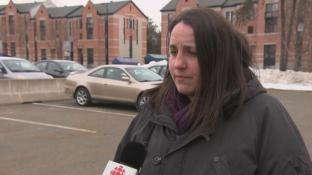 Catherine Bouliane affirme avoir subi de l'intimidation après le remorquage de son véhicule. Catherine Bouliane affirme avoir subi de l'intimidation après le remorquage de son véhicule.