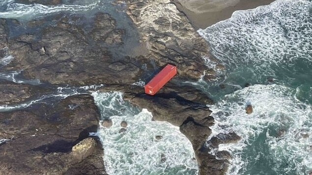 105 des 109 conteneurs jetés à la mer a probablement coulé, croit la garde côtière