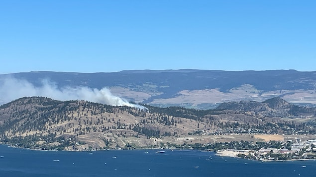 Kelowna évaluera les dégâts causés par le feu de forêt dans le parc Knox Mountain