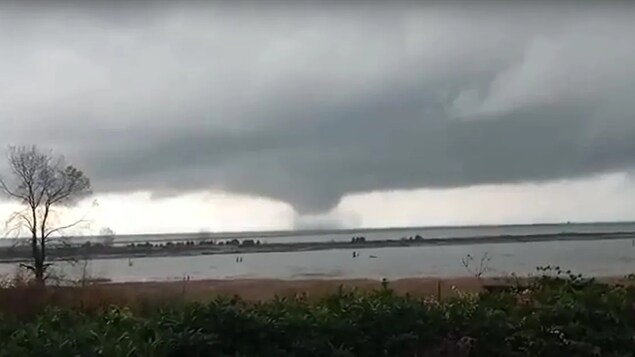 Une rare tornade aperçue dans les environs de Vancouver