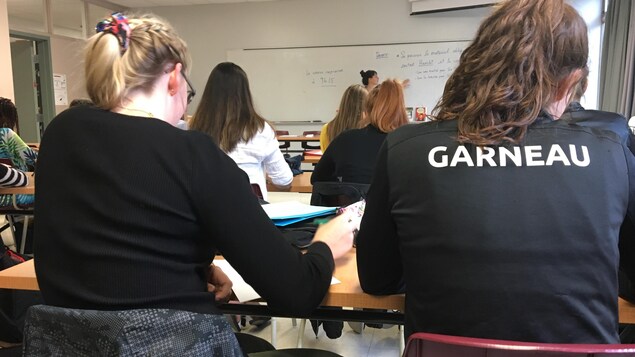 Des étudiantes du Cégep Garneau à Québec dans une salle de cours