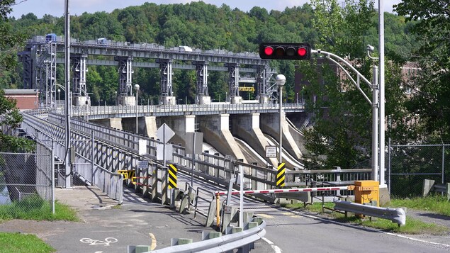 La centrale qui est fermée à la circulation.