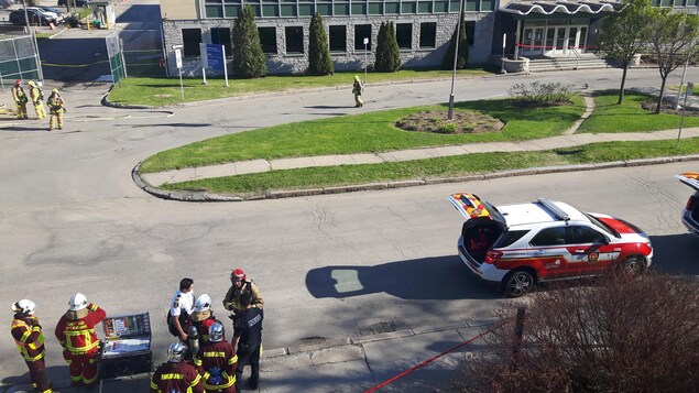 Les pompiers sont aux aguets. Les pompiers sont aux aguets.