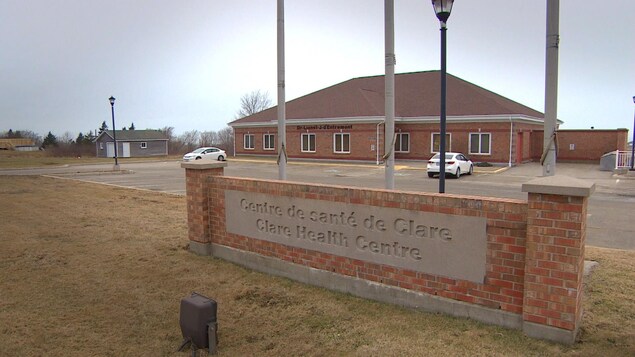 Le Centre de santé de Clare a été entièrement financé par la communauté. Le Centre de santé de Clare a été entièrement financé par la communauté.