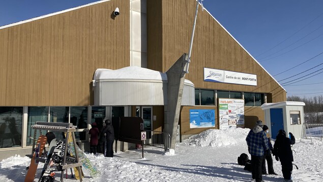 Le centre de ski Mont-Fortin de Jonquière rouvre ses portes