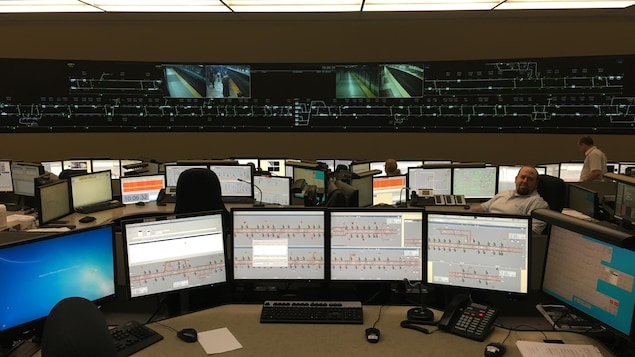 Le centre de surveillance du métro de Montréal