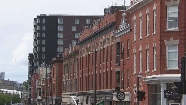 Des immeubles au centre-ville de Trois-Rivières.