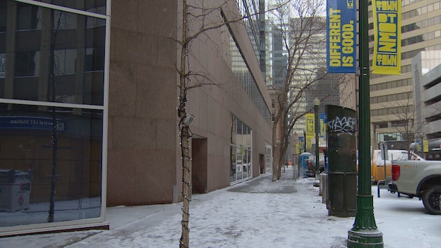 L’absence de travailleurs au centre-ville continue d'affecter les commerçants d'Edmonton