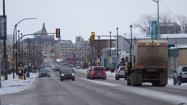 Une vue sur le centre-ville de Saskatoon depuis la 20e rue, dans le quartier Riversdale, le 15 février 2023.